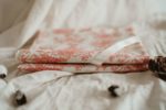 Zerowaste csomagolás - furoshiki ajándékcsomagoló kendő piros  mintával - Image 3